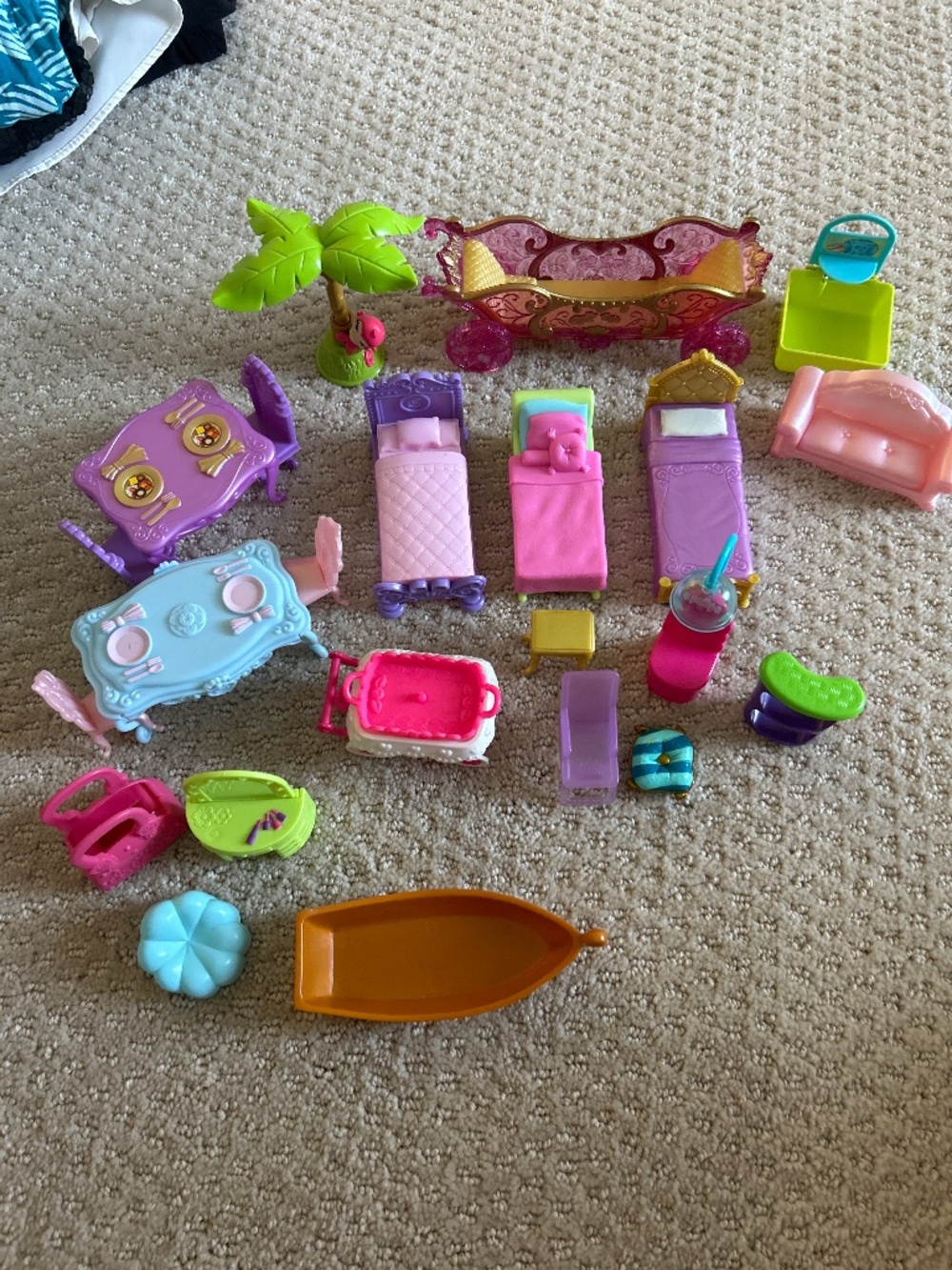 Polly Pocket furniture set